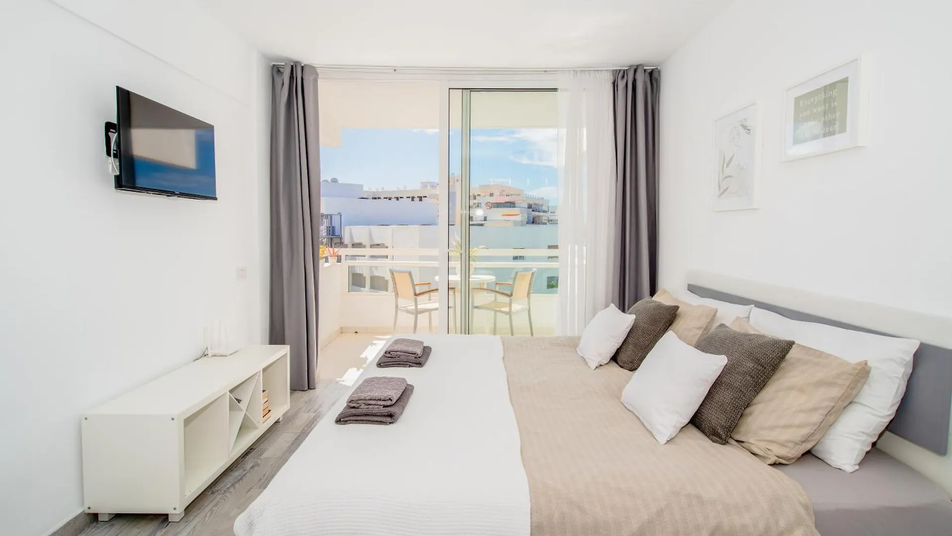 Modern Ponderosa, Las Americas Costa Adeje  Apartman